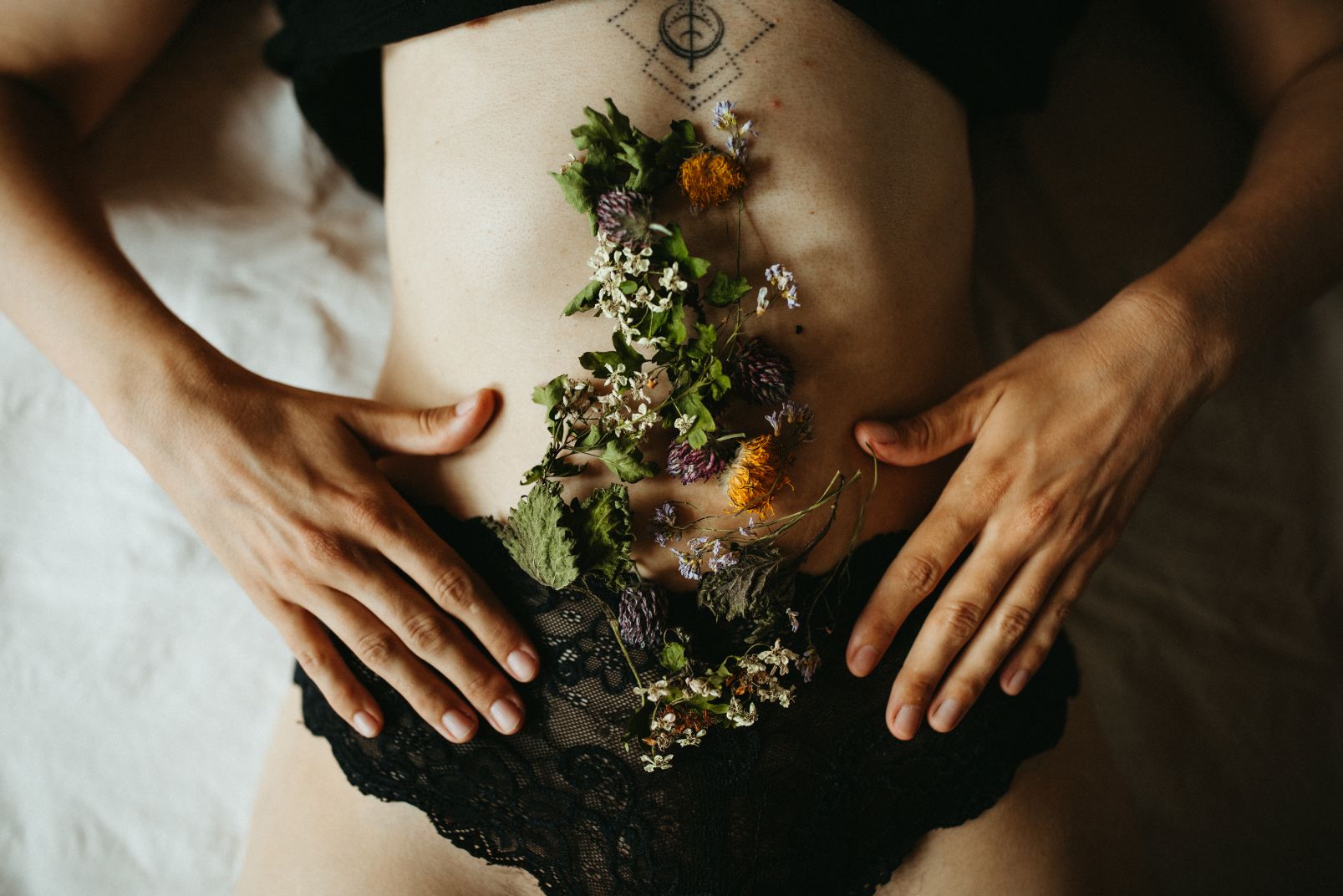 dried flowers on belly